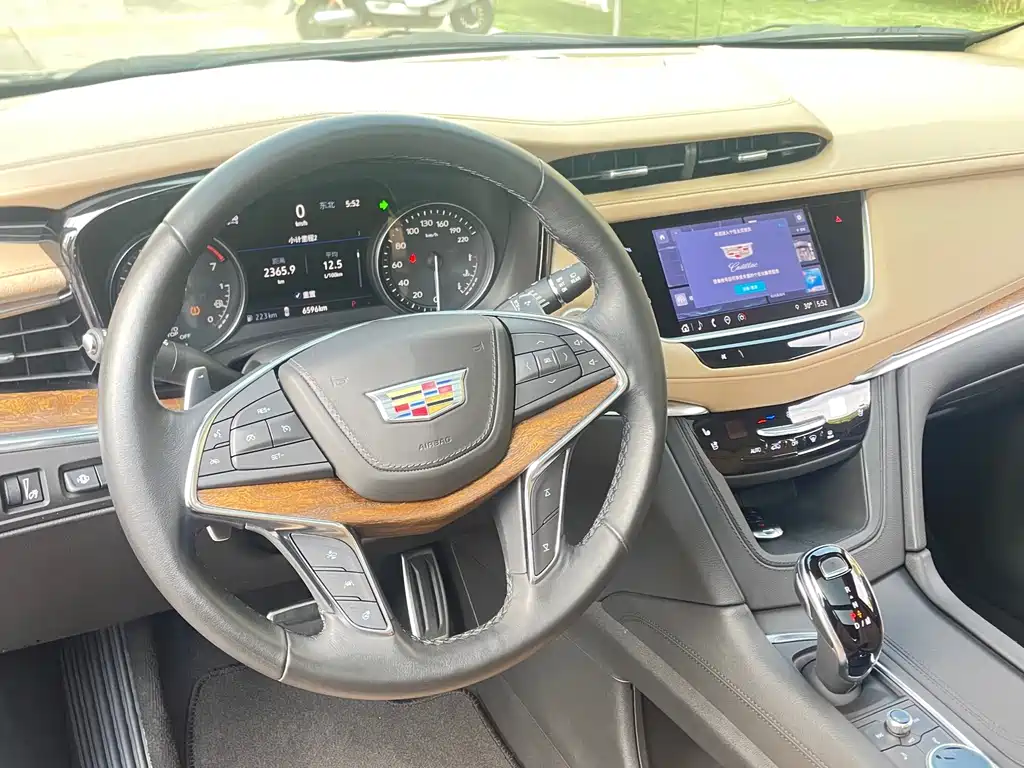 Cadillac XT5 — миниатюра 6