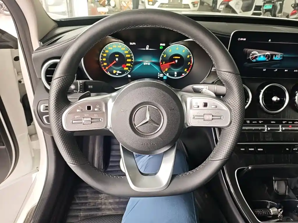 Mercedes-Benz C-Class — миниатюра 11