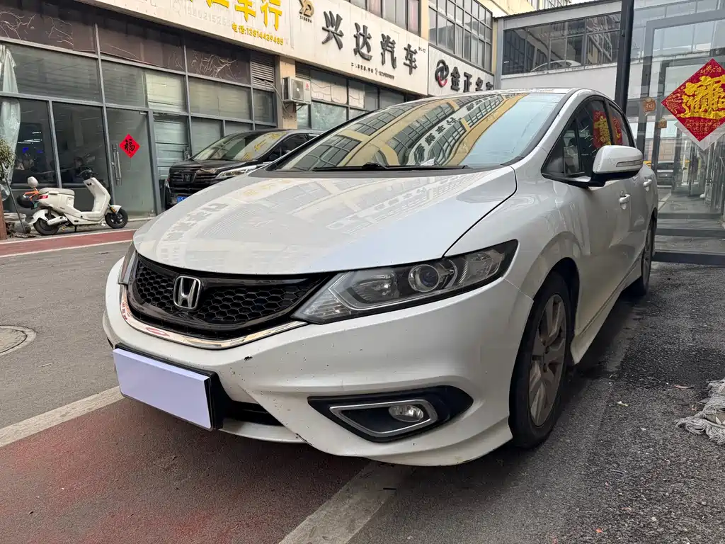 Honda Jade 2016