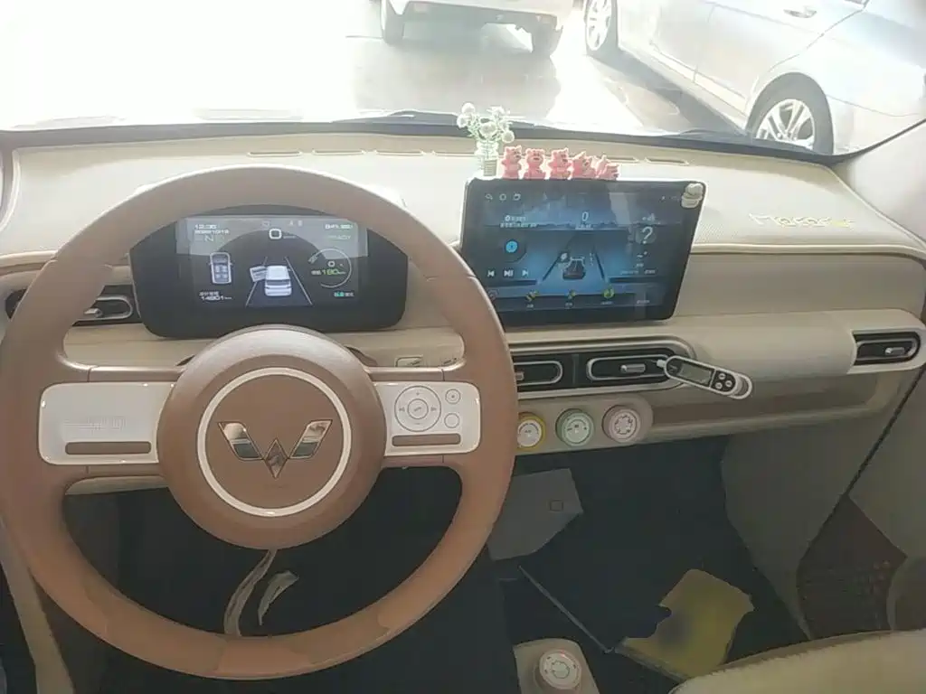 Wuling MINIEV — миниатюра 10