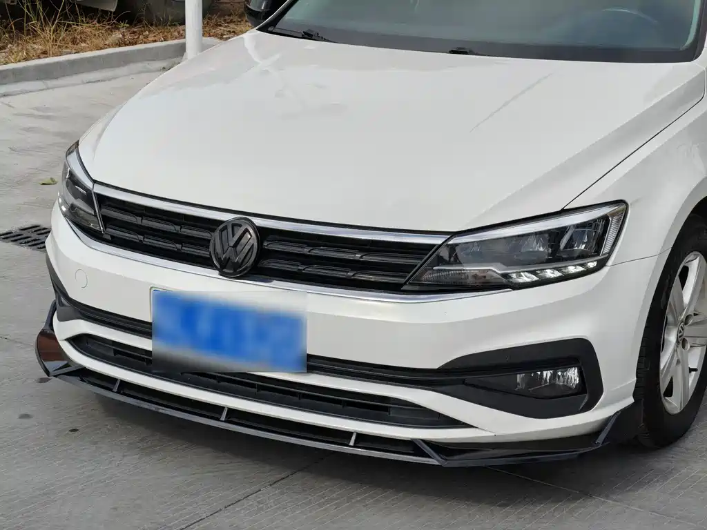 VOLKSWAGEN LINGDU