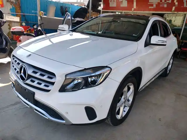MERCEDES-BENZ GLA 2017