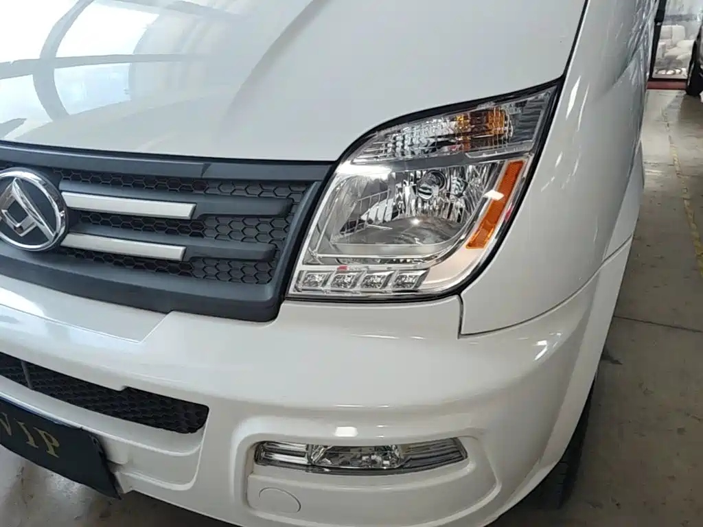 MAXUS V80 — миниатюра 24