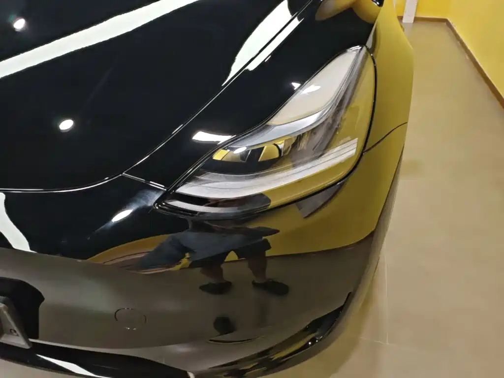 Tesla Model Y — миниатюра 24