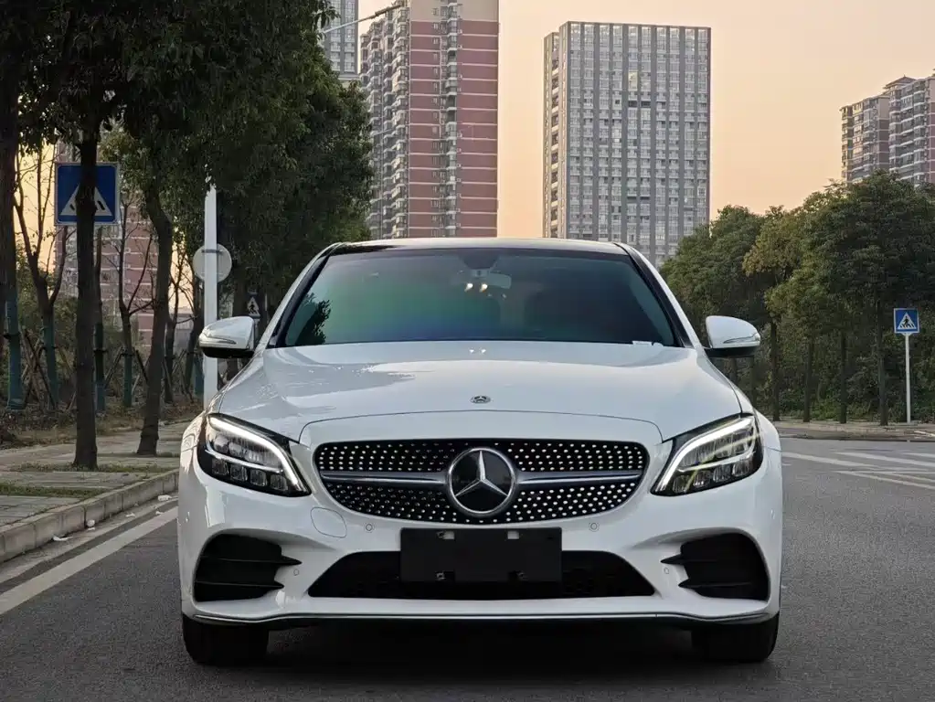 Mercedes-Benz C-Class — миниатюра 2