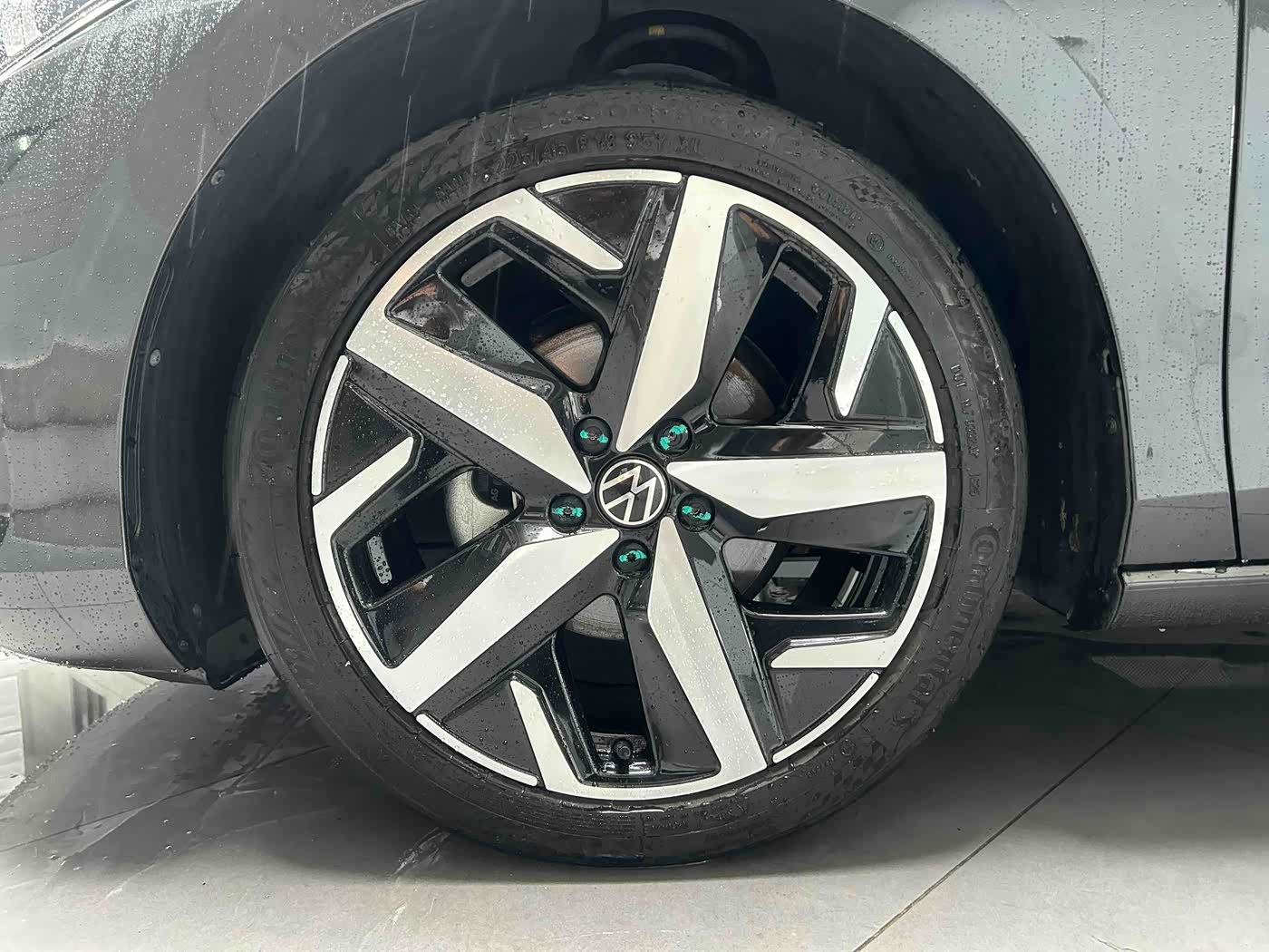 Honda Life 1.4 л 2024 г. Серебристо-серый, пробег 36000 км