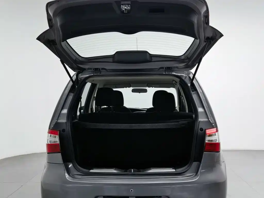Nissan Livina — миниатюра 16