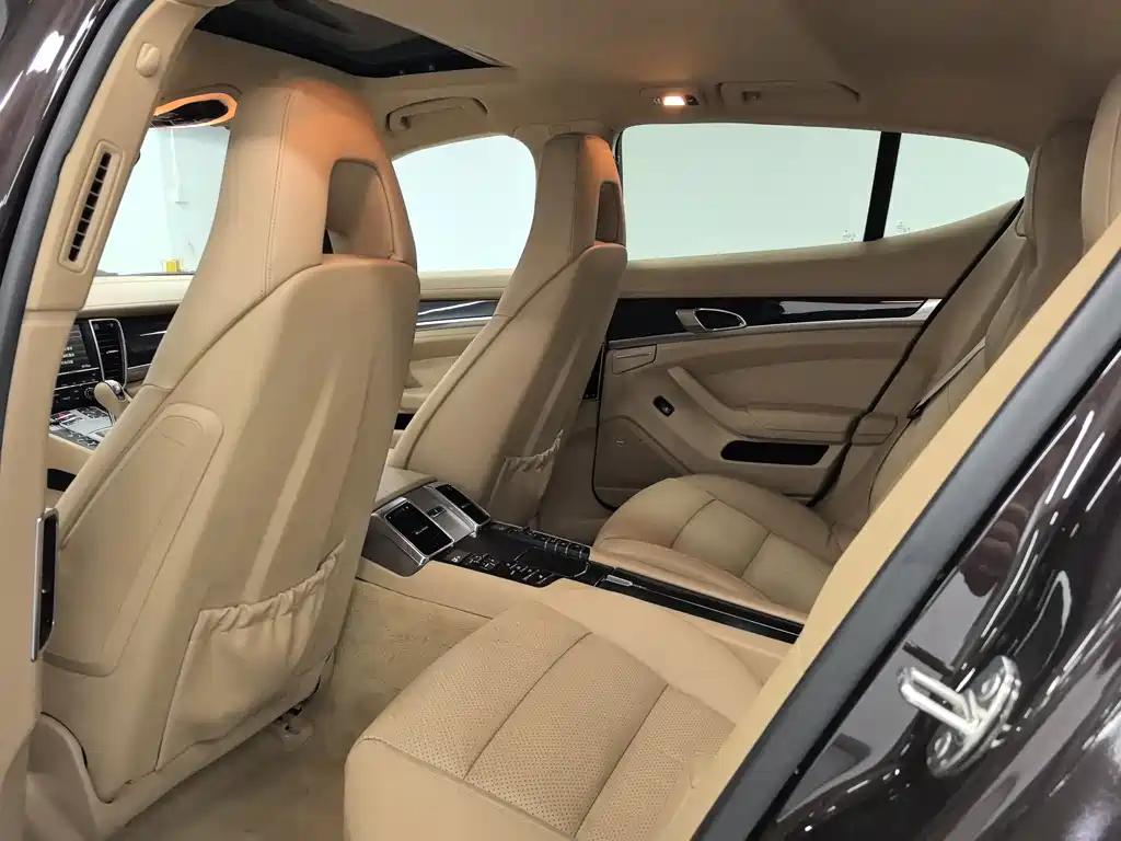 Porsche Panamera 2013 Panamera 4 Platinum Edition 3.6L
