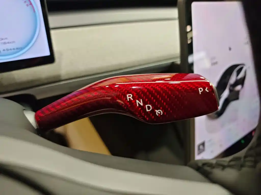 Tesla Model Y — миниатюра 14