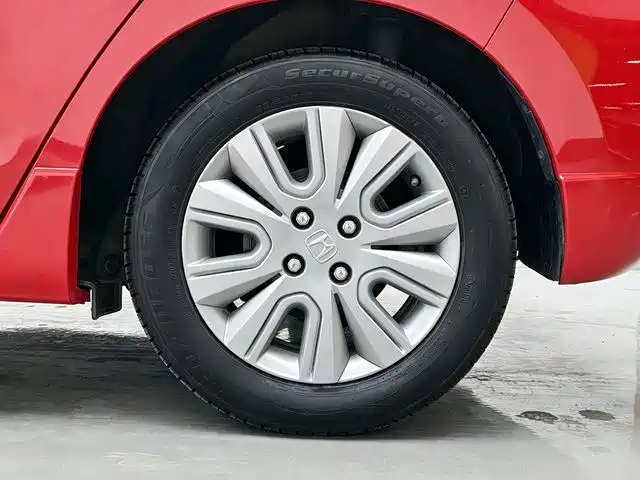 Honda Fit — миниатюра 7