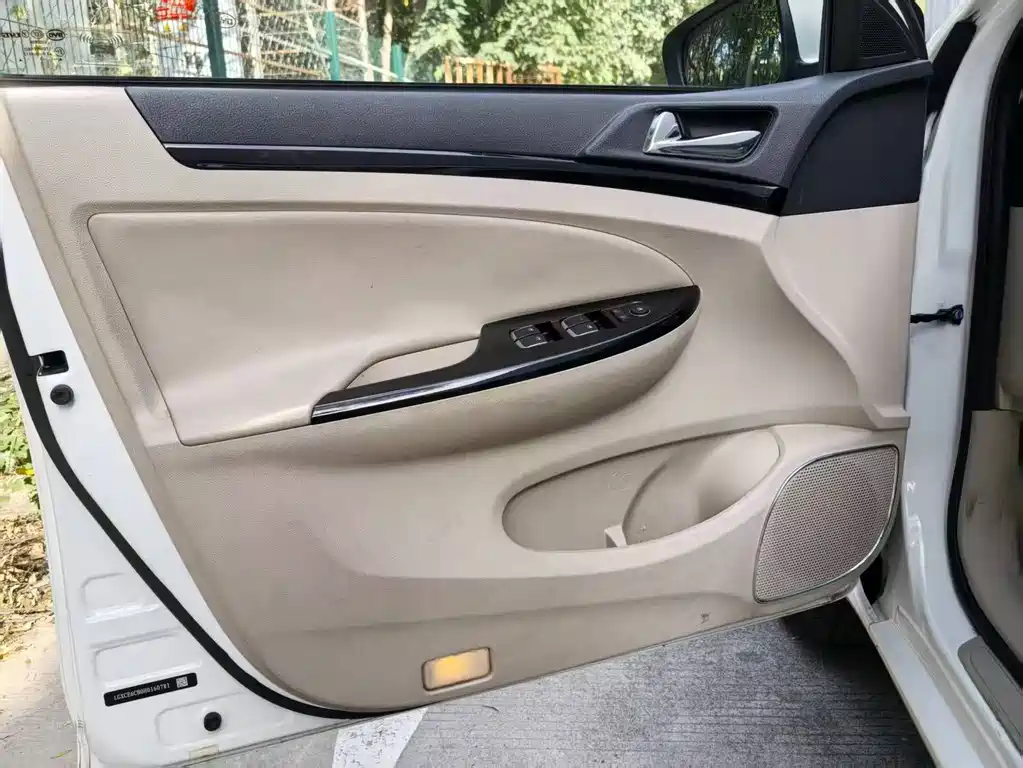 BYD e5 — миниатюра 10