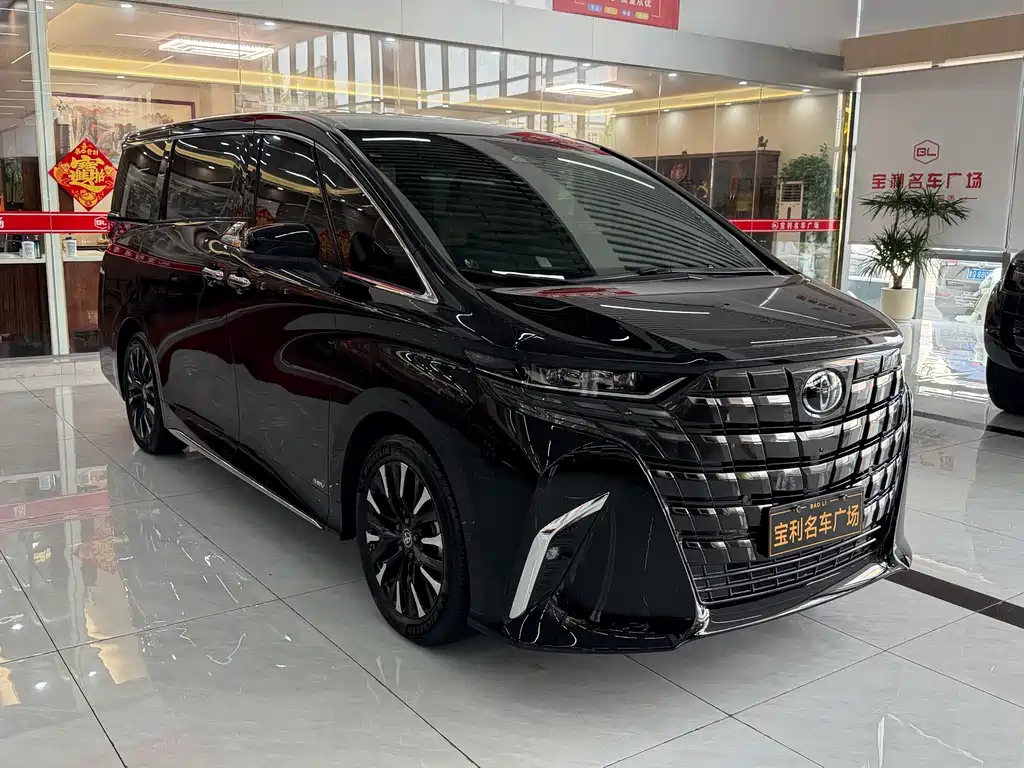 Toyota Alphard — миниатюра 3