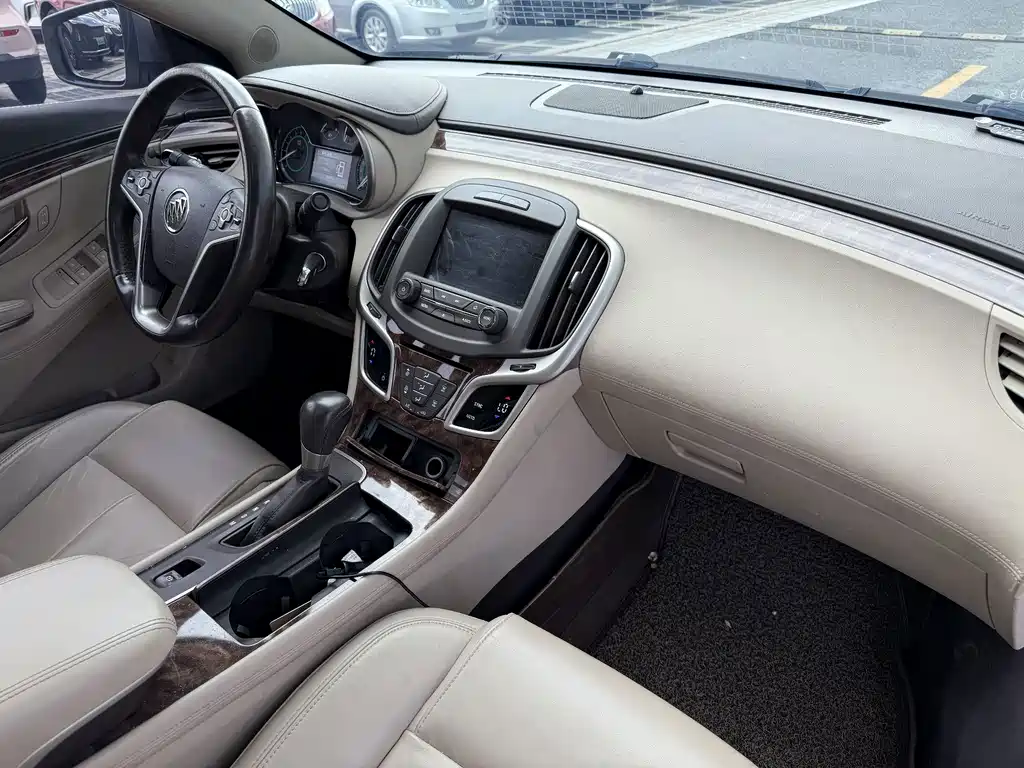 Buick LaCrosse — миниатюра 7