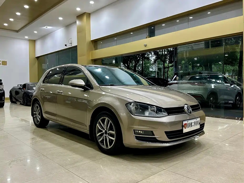 Volkswagen Golf 2016 230TSI AT Luxury