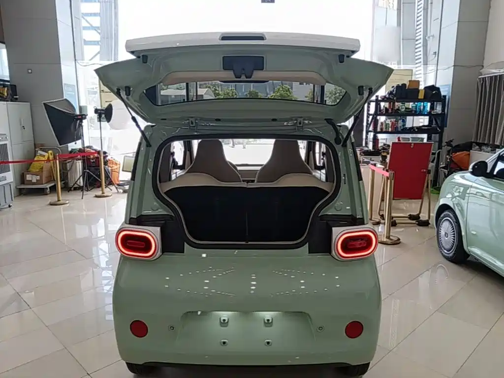 Wuling MINIEV — миниатюра 19