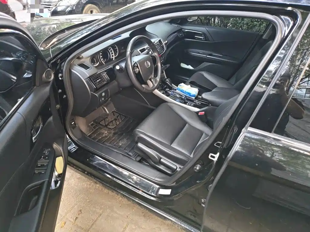 Honda Accord — миниатюра 17