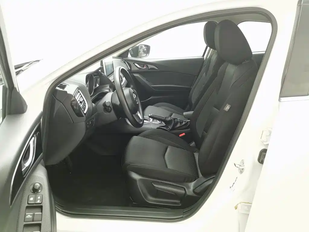 Mazda Mazda3 3 2016 1.5L AT Comfort