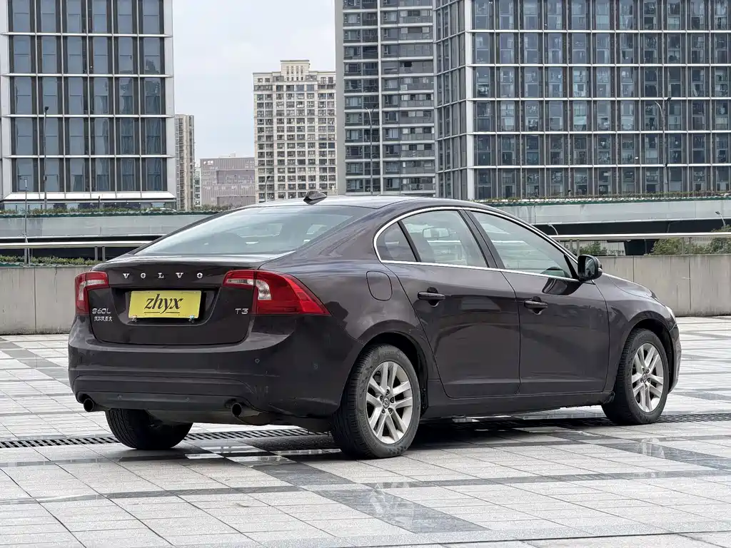 Volvo S60 — миниатюра 5