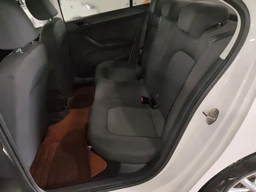 Volkswagen Santana — миниатюра 17