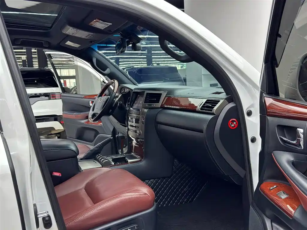 Lexus LX 2015 LX570
