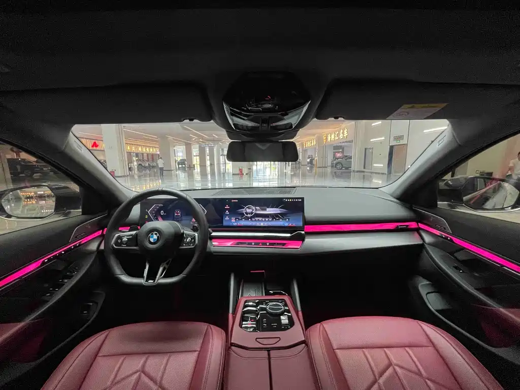 BMW 5 Series — миниатюра 6