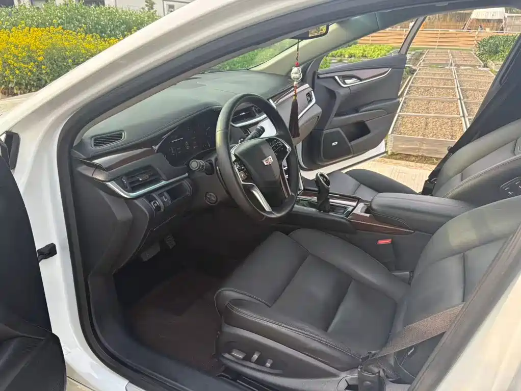 Cadillac XTS — миниатюра 7
