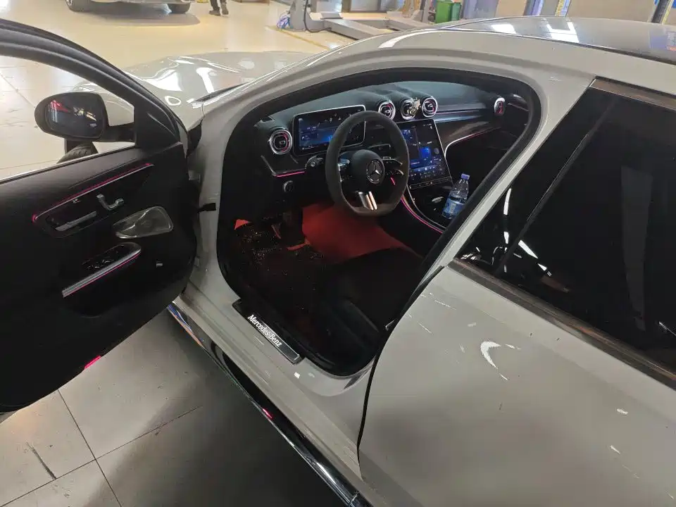 Mercedes-Benz C-Class — миниатюра 5