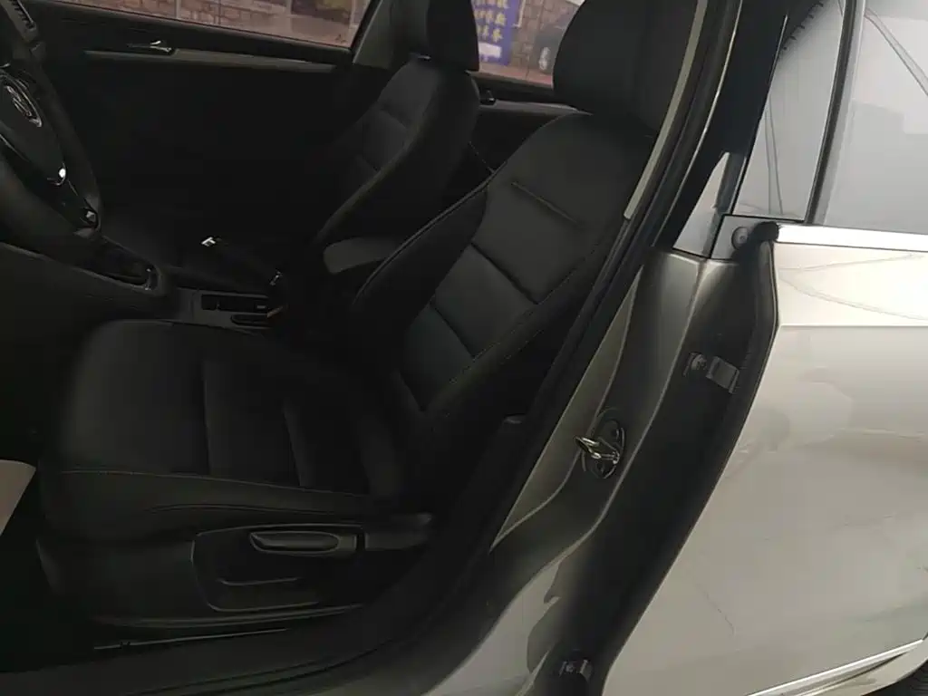 Volkswagen Sagitar — миниатюра 7