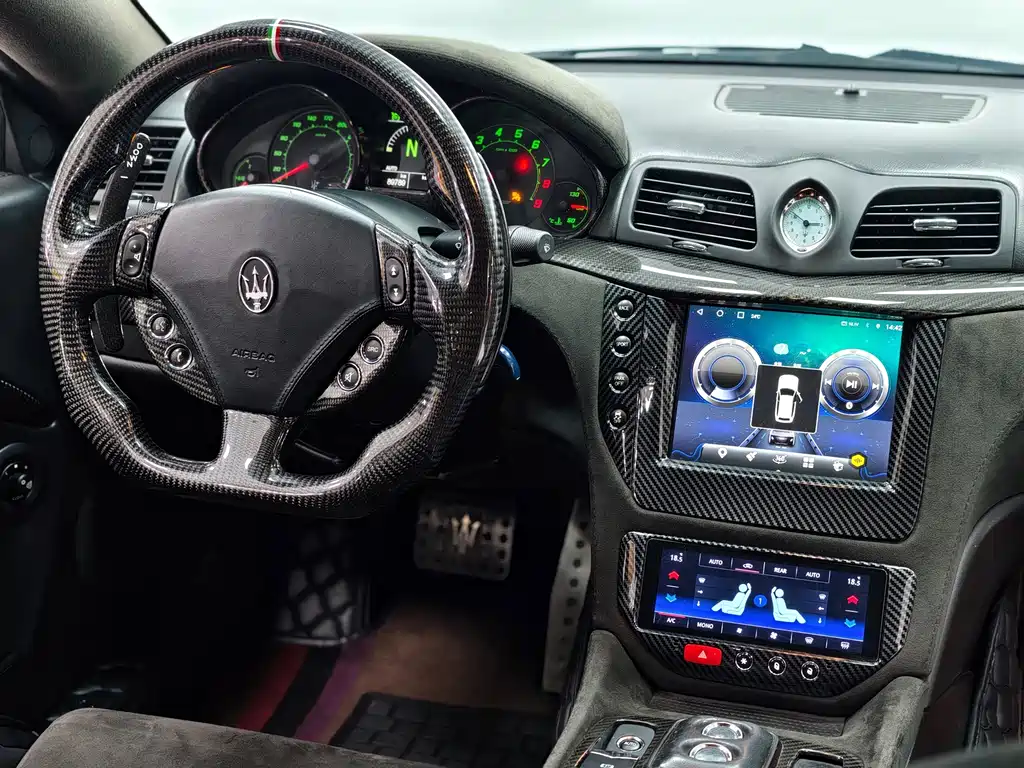 Maserati GranTurismo — миниатюра 8