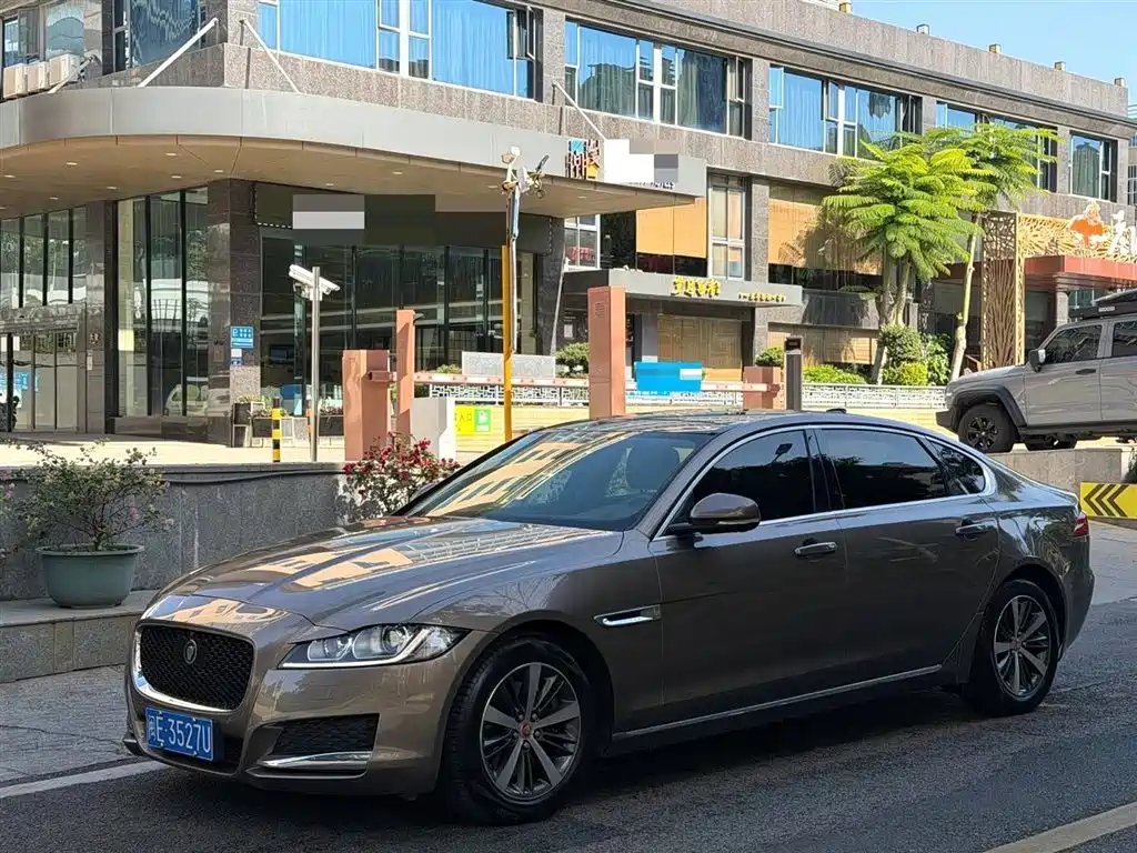 Jaguar XFL 2018