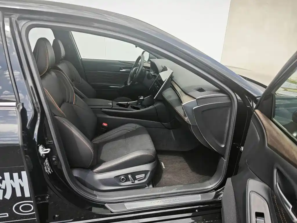 Toyota Avalon 2024 2.0L Luxury