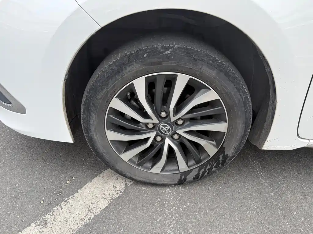 TOYOTA COROLLA DUAL ENGINE E+