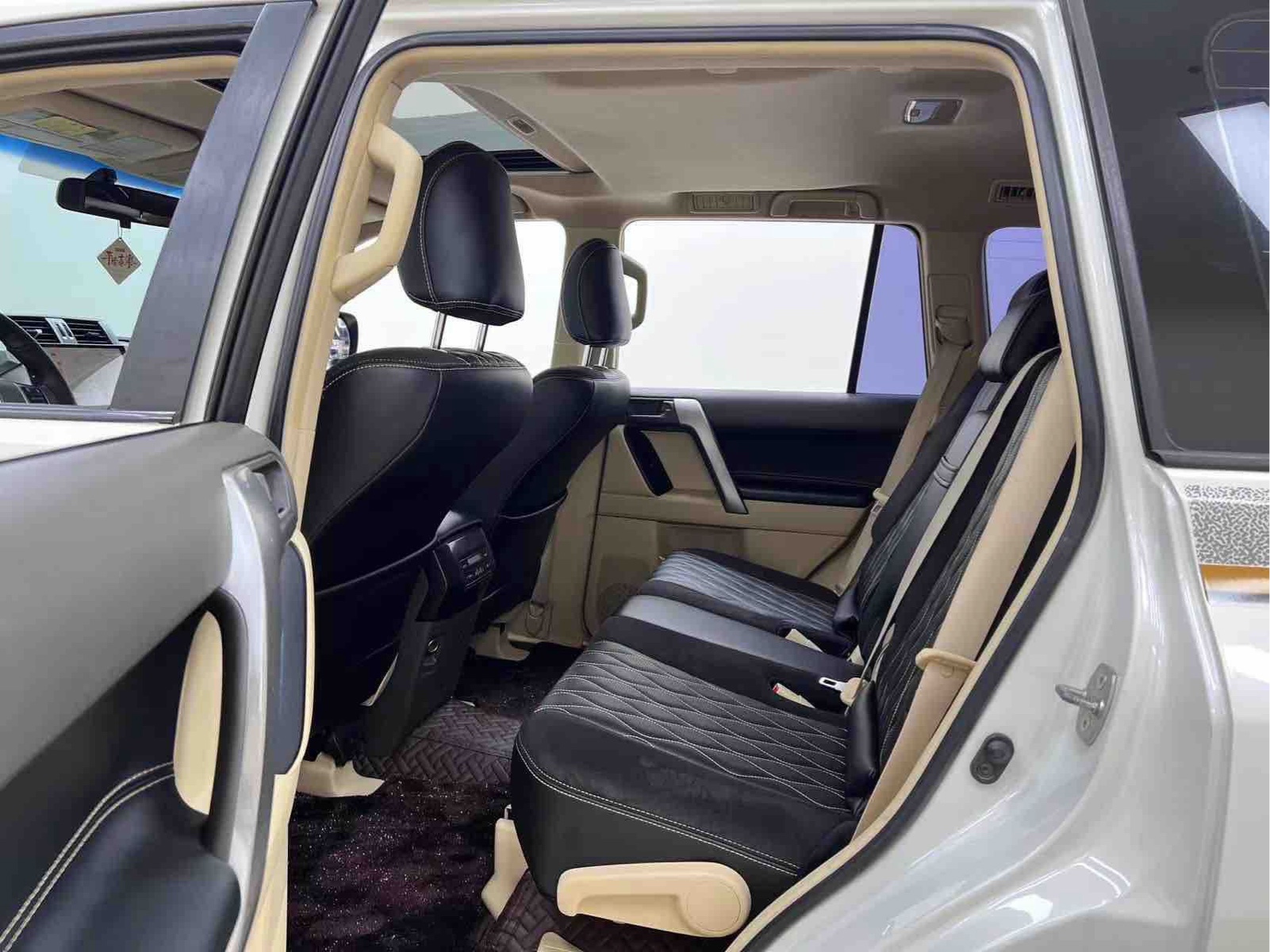 Toyota Prado (Import) — миниатюра 11