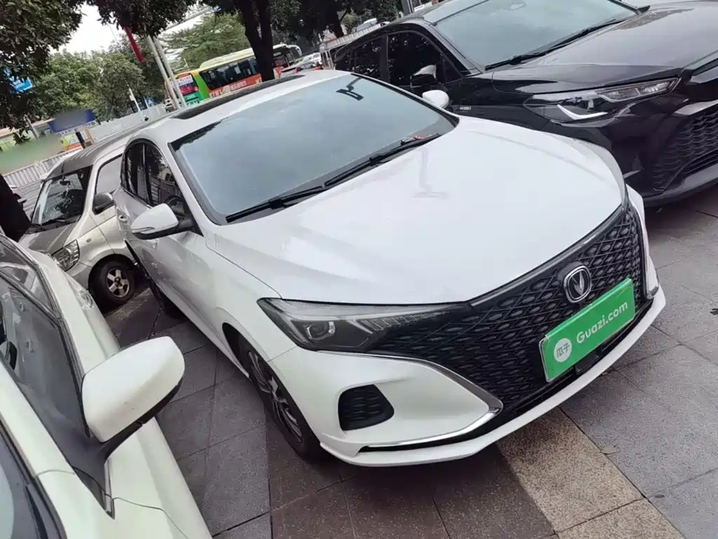 Changan Eado — миниатюра 4