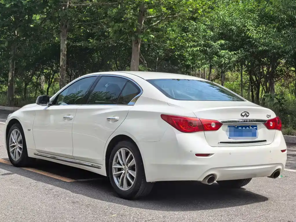 Infiniti Q50L 2016 2.0T Comfort