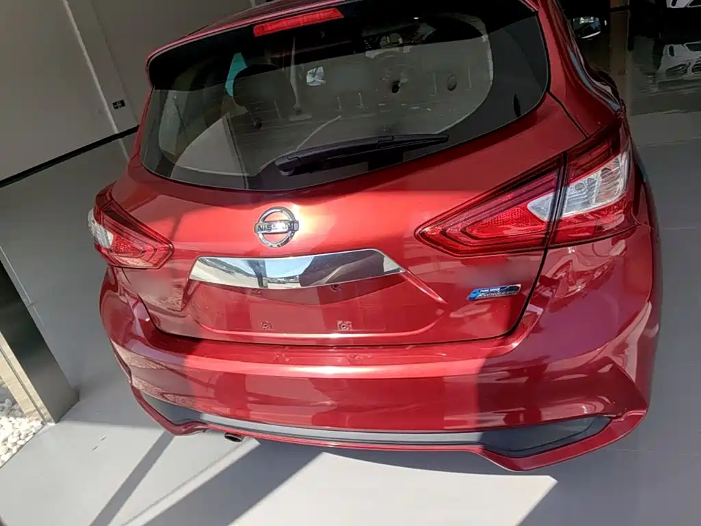 Nissan Tiida — миниатюра 6