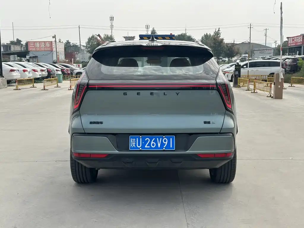 Geely Boyue L — миниатюра 10