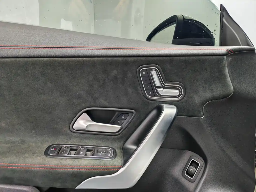 Mercedes-Benz CLA (Import) — миниатюра 17