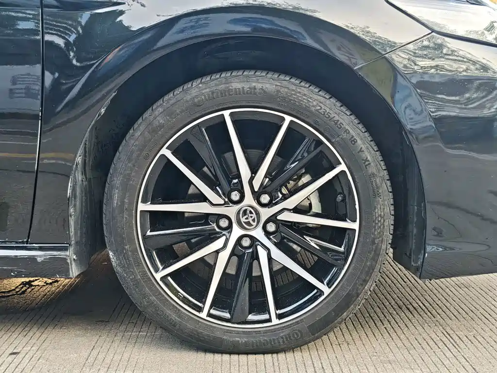 Toyota Camry — миниатюра 10