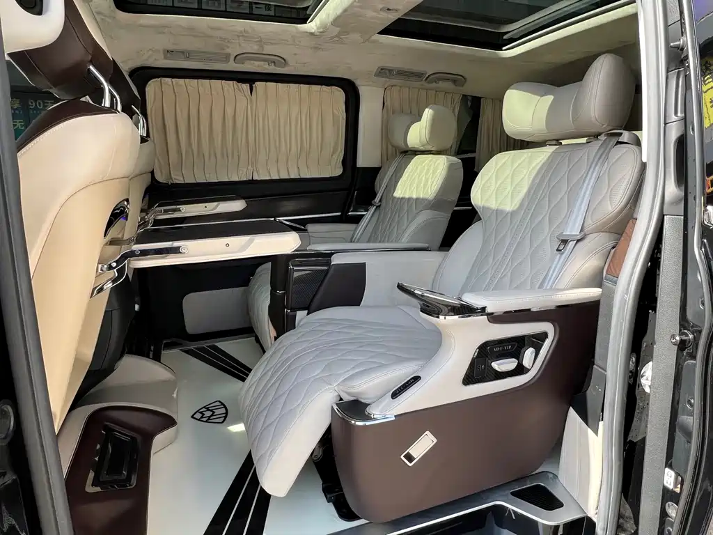 MERCEDES-BENZ V CLASS