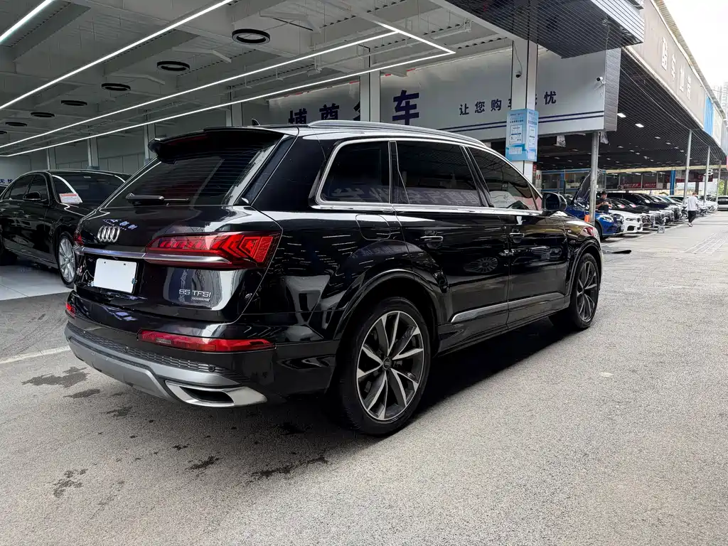 Audi Q7 — миниатюра 21