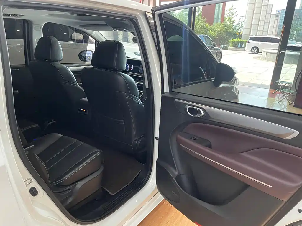 GAC Motor Trumpchi M6 — миниатюра 14