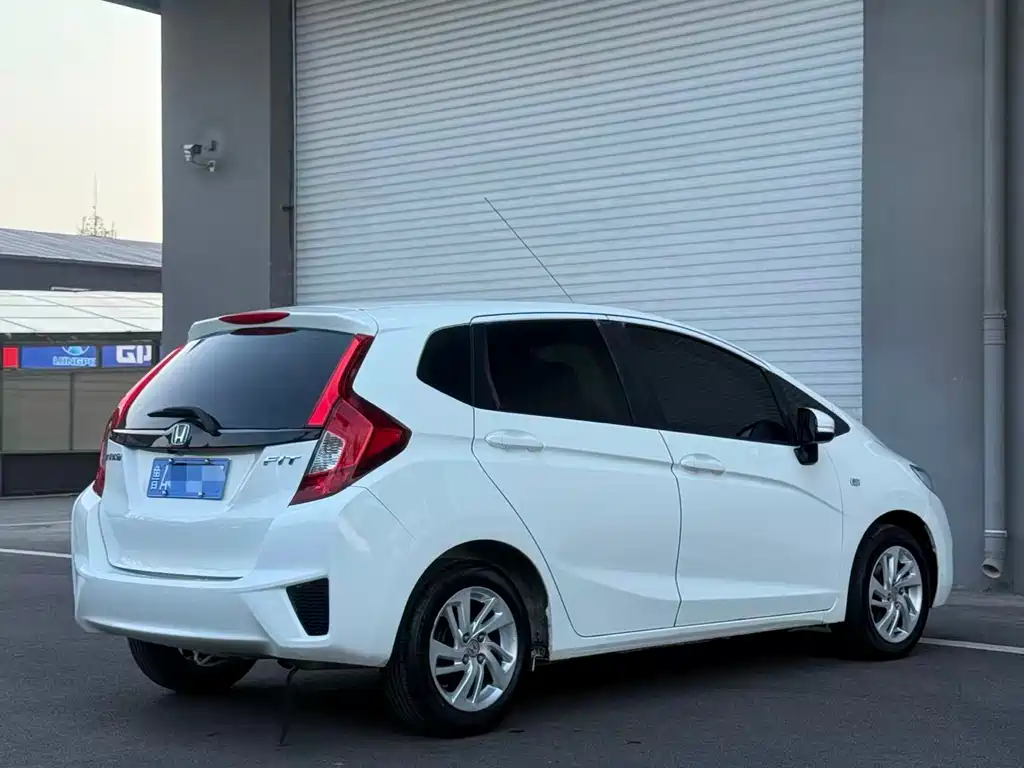 Honda Fit — миниатюра 9