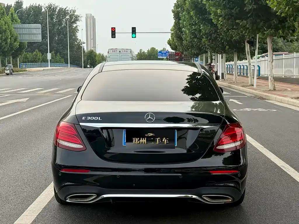 Mercedes-Benz E-Class — миниатюра 19