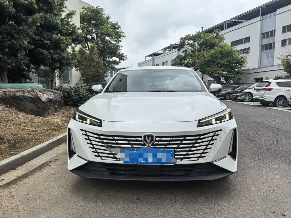 Changan Eado — миниатюра 2