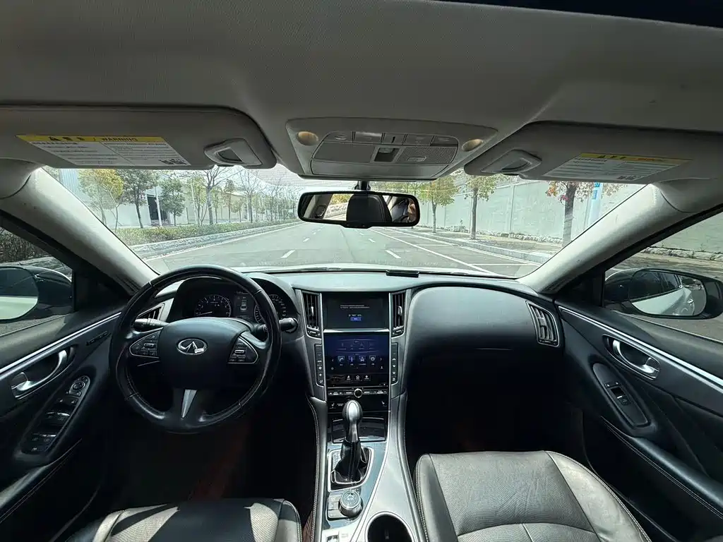 Infiniti Q50 2.0T Luxury Edition, фото 8