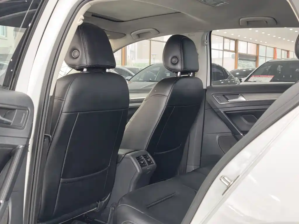 Volkswagen Golf — миниатюра 9