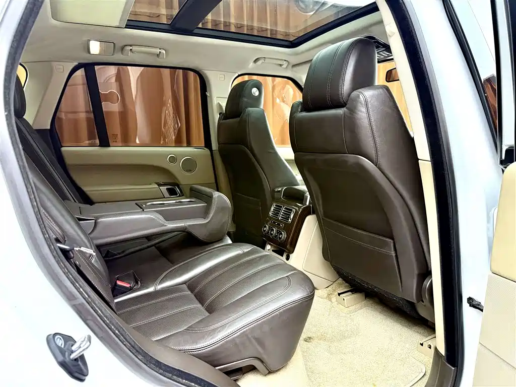Land Rover Range Rover — миниатюра 8