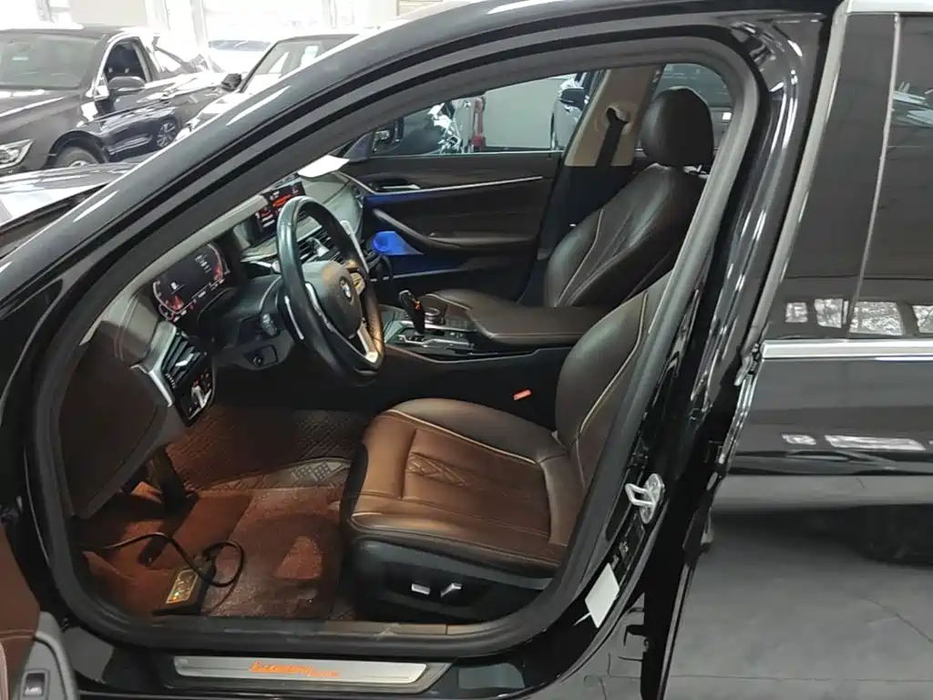BMW 5 Series — миниатюра 16