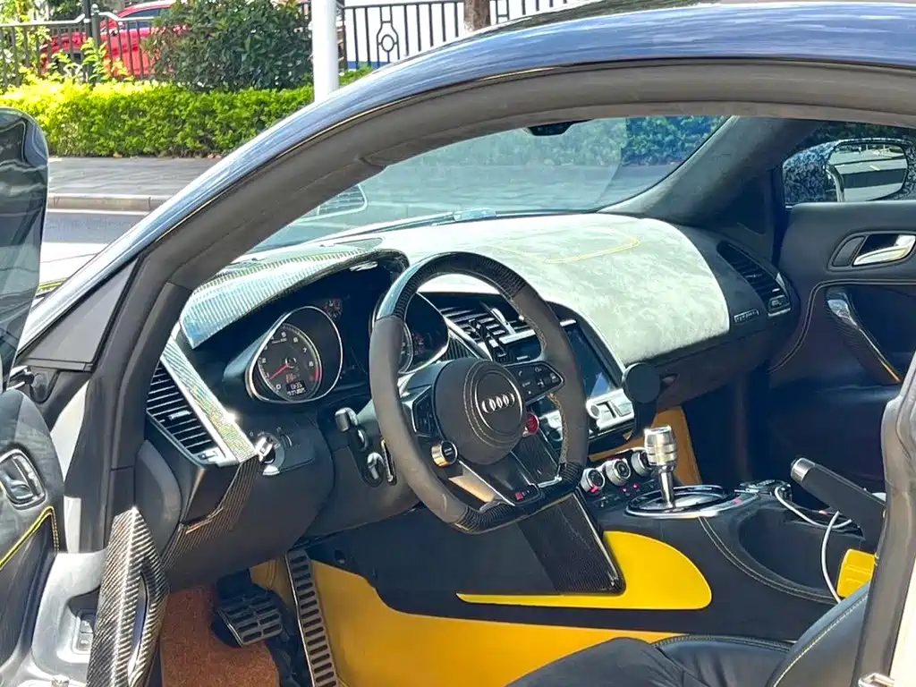 Audi R8 — миниатюра 7